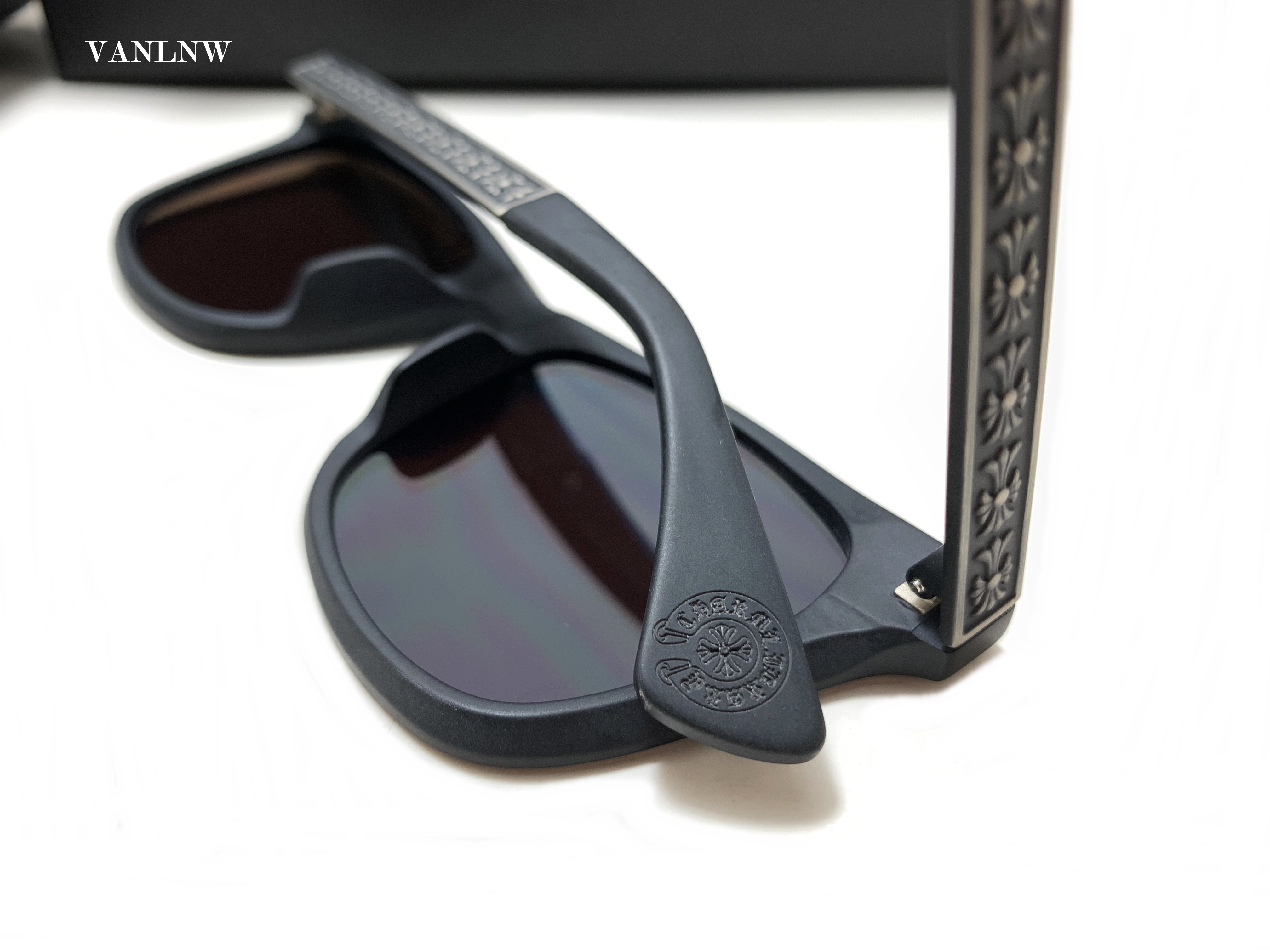 แว่นกันแดด Chrome Hearts FRUM II Sunglasses <ปรอทน้ำเงิน>