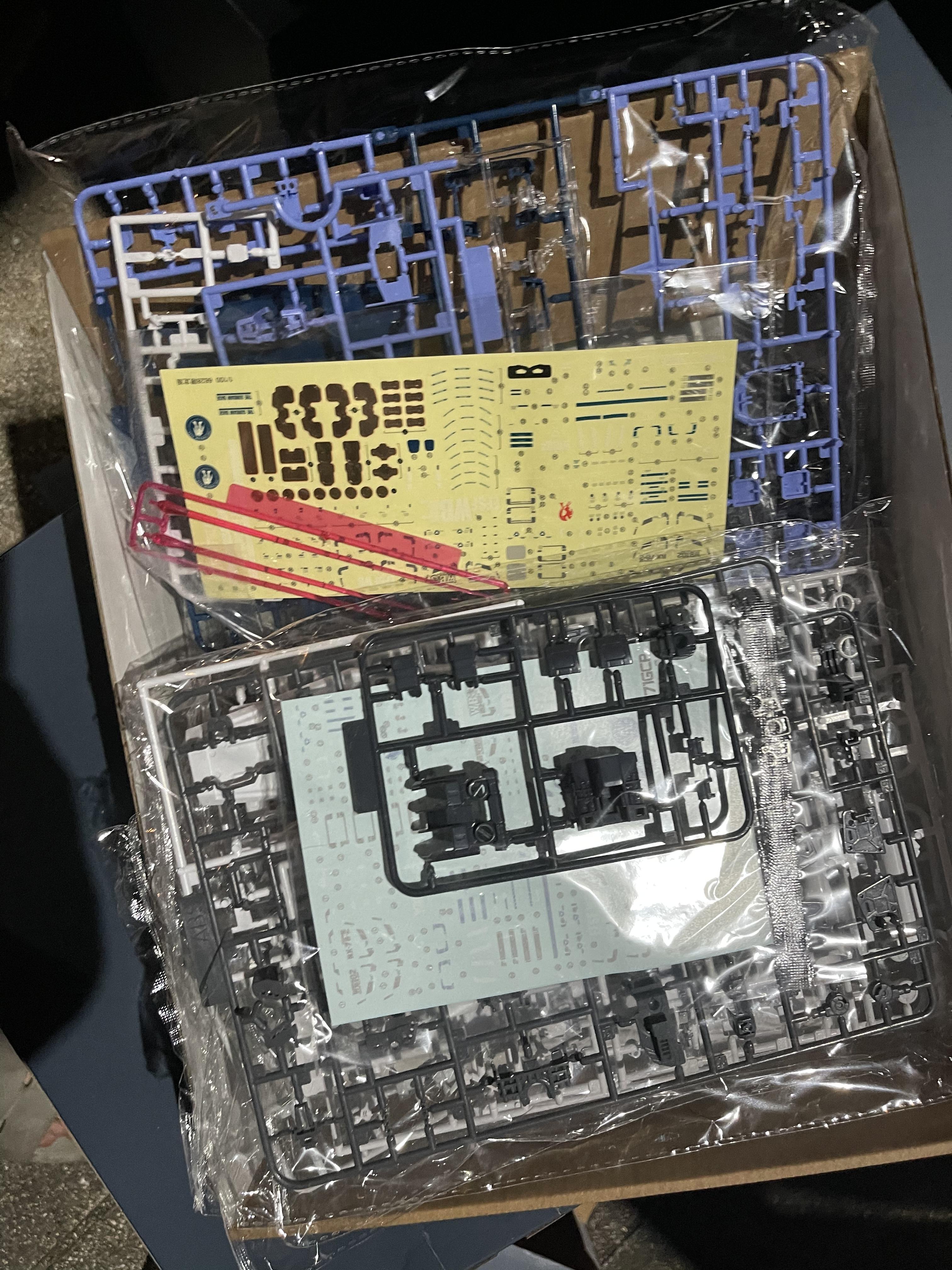 MG 1/100 The Gundam Base Limited RX-78-2 Gundam Ver.3.0 + Special Decal [THE GUNDAM BASE COLOR] (6628) [Daban]