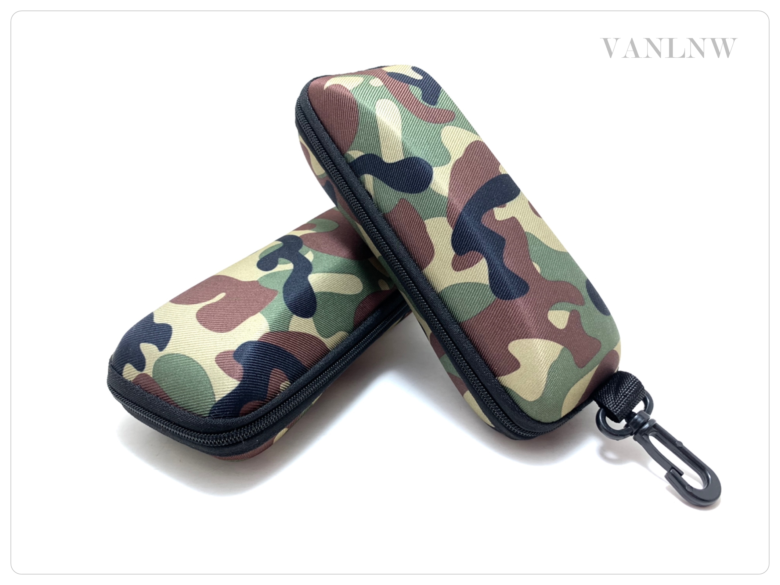 กล่องแว่นตา Army Glasses Box กล่องใส่แว่นตา ( แบบซิป ) เคสแว่นตากันกระแทรก กันน้ำ แถมฟรี!! ผ้าเช็ดแว่นไมโครไฟเบอร์