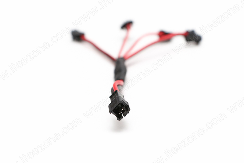 สายไฟเข้า 1 ออก 4 หัวคลิ๊กล็อค