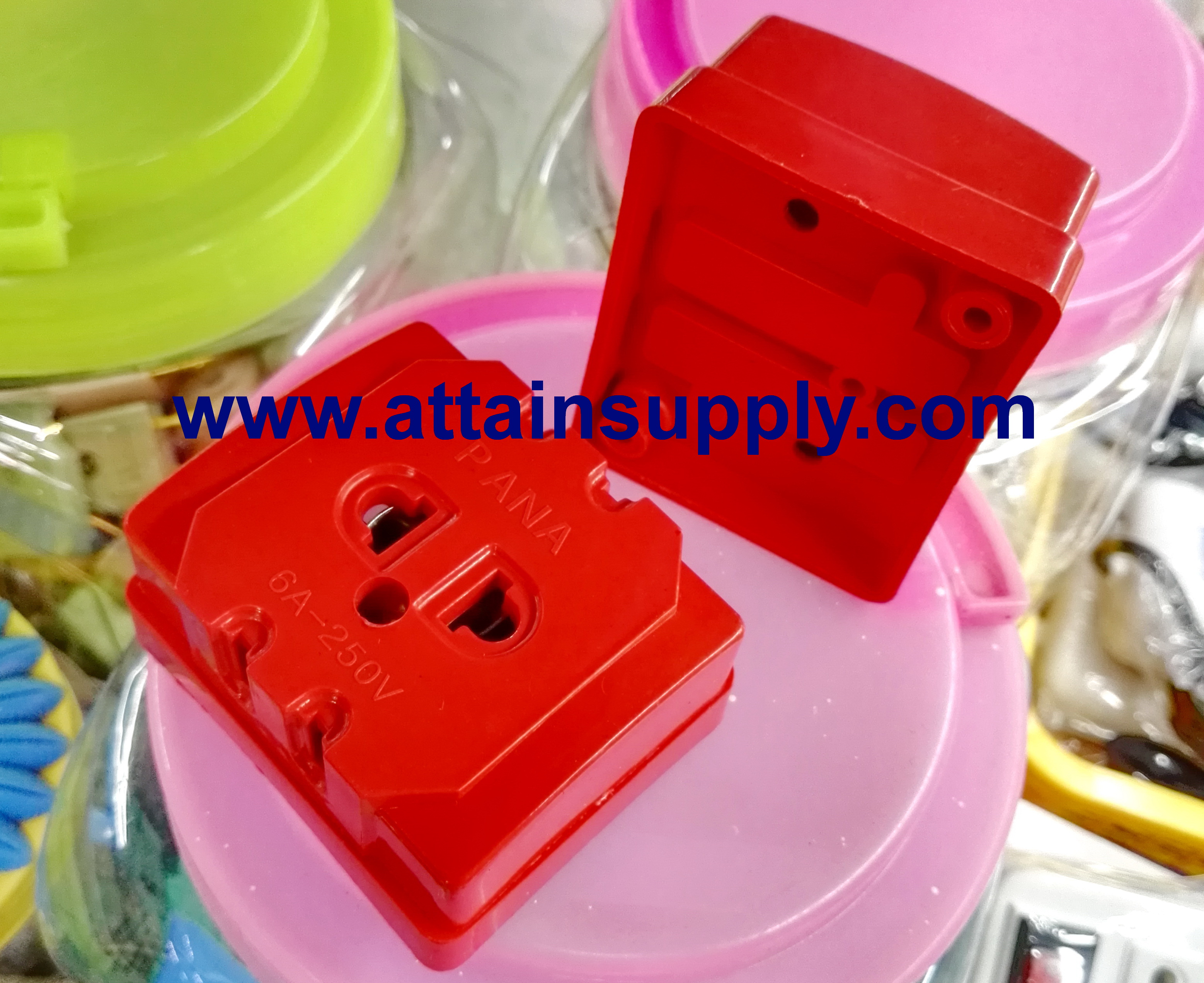 เต้ารับปลั๊กไฟ 3 ช่อง/PANA-1997 สีแดง