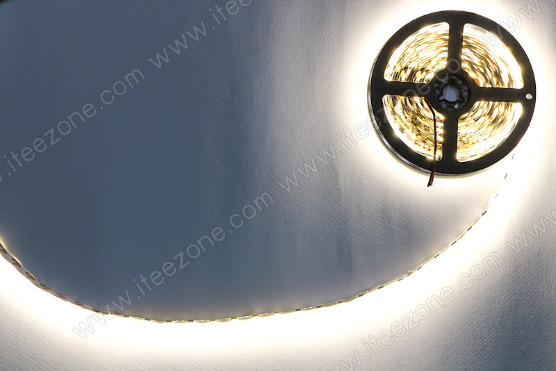 LED Strip เส้น 5050 ม้วน 5 เมตร สี Warm white 4000K (ไม่กันน้ำ IP20)