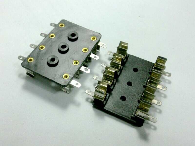 กระบะฟิวส์ 30MM. - 4P