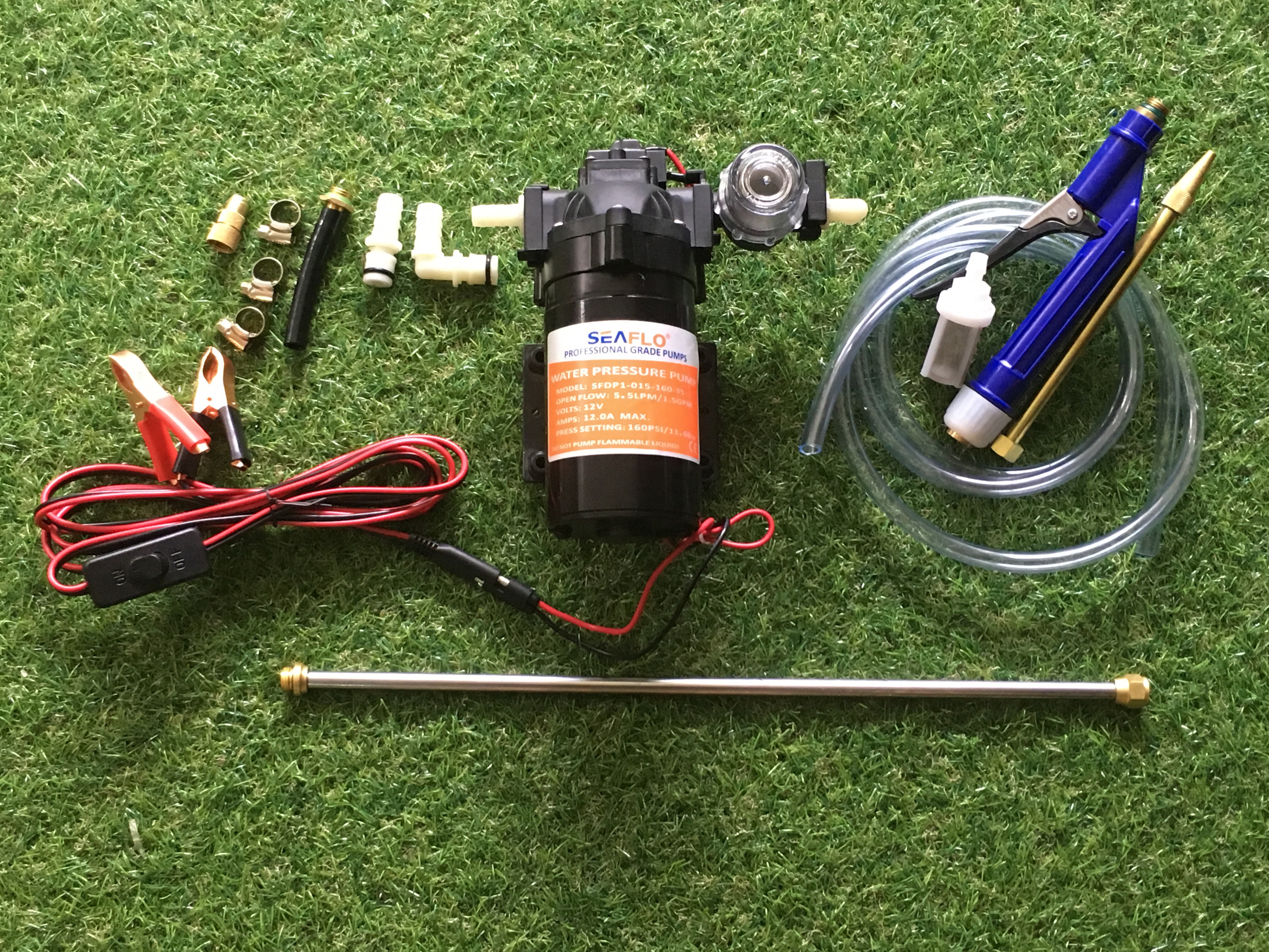 ชุด 3 ปั๊มพ่นยา SEAFLO-35 11 บาร์ ( พร้อมใช้งาน ต่อกับสายพ่นยาได้เลย )