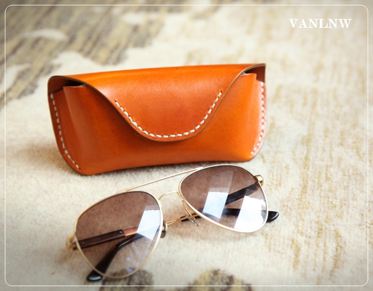 กล่องแว่นตาคาดเอว Handmade design by japan ( หนังวัวแท้ 100% ) กล่องแว่นตาพกพา ซองใส่แว่นตาคาดเข็มขัด ซองหนังใส่แว่นตา