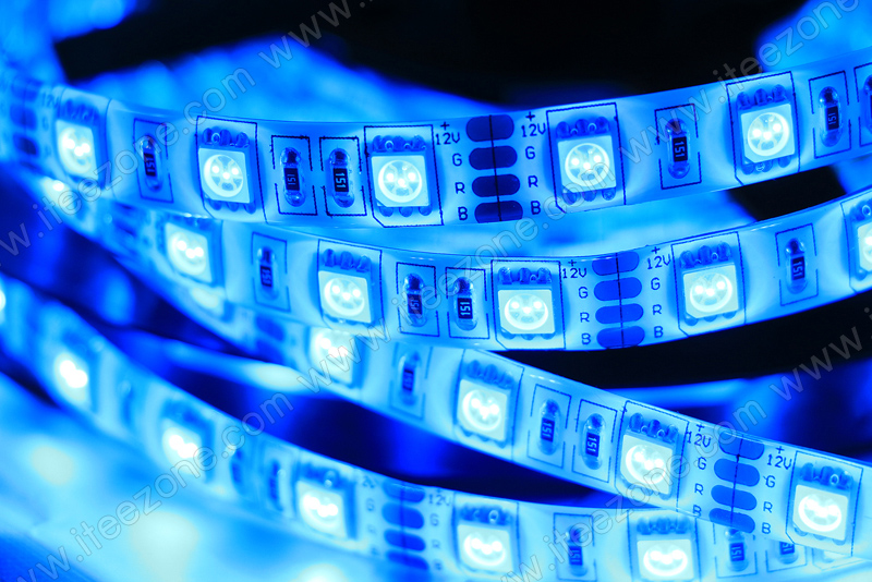 LED Strip เส้น ม้วน 5 เมตร สีน้ำเงิน (กันน้ำ IP65)