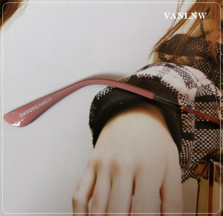 แว่นกันแดด Vans Daydreamer Nostalgia Rose <ชมพู>