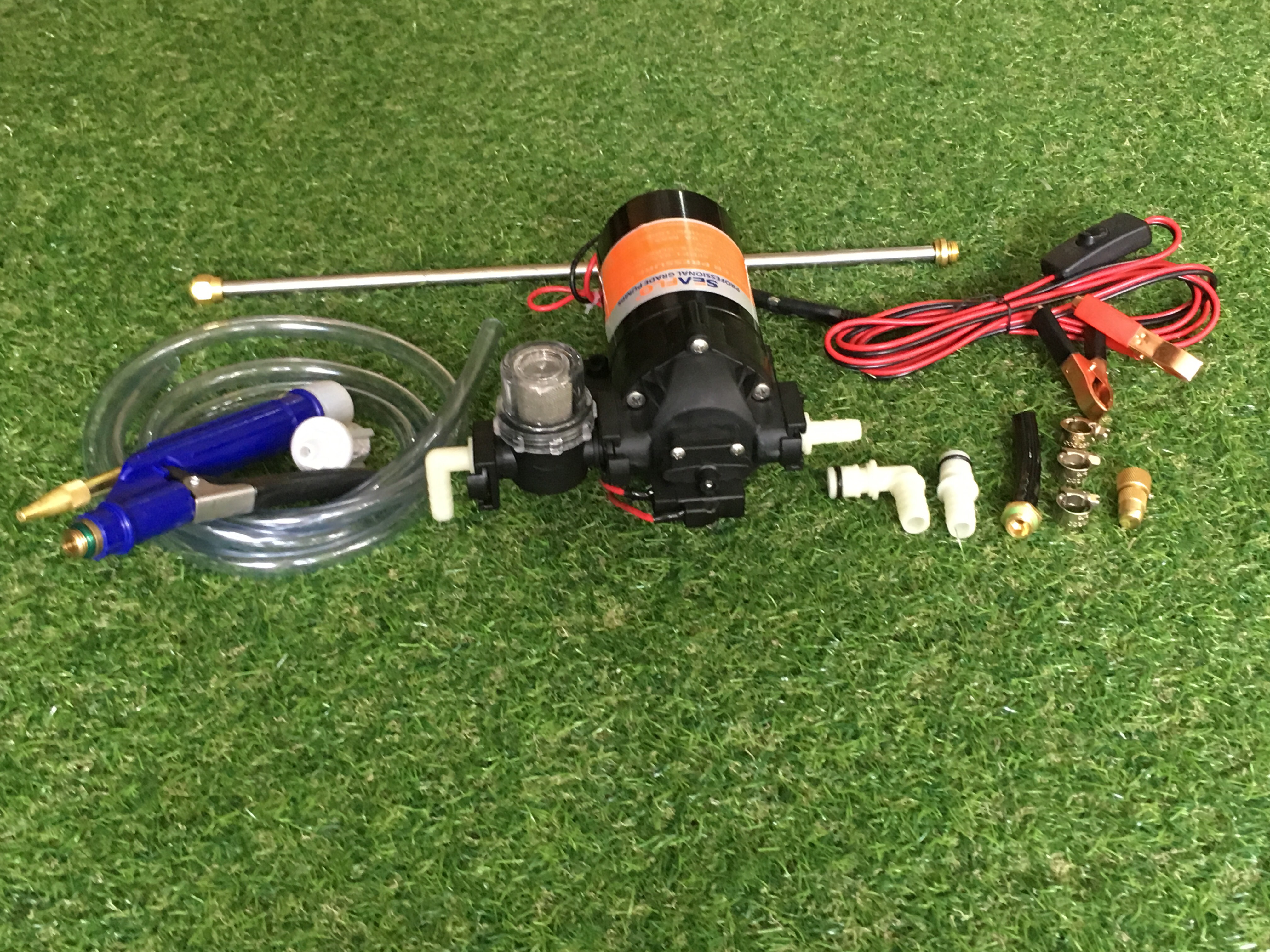 ชุด 3 ปั๊มพ่นยา SEAFLO-35 11 บาร์ ( พร้อมใช้งาน ต่อกับสายพ่นยาได้เลย )