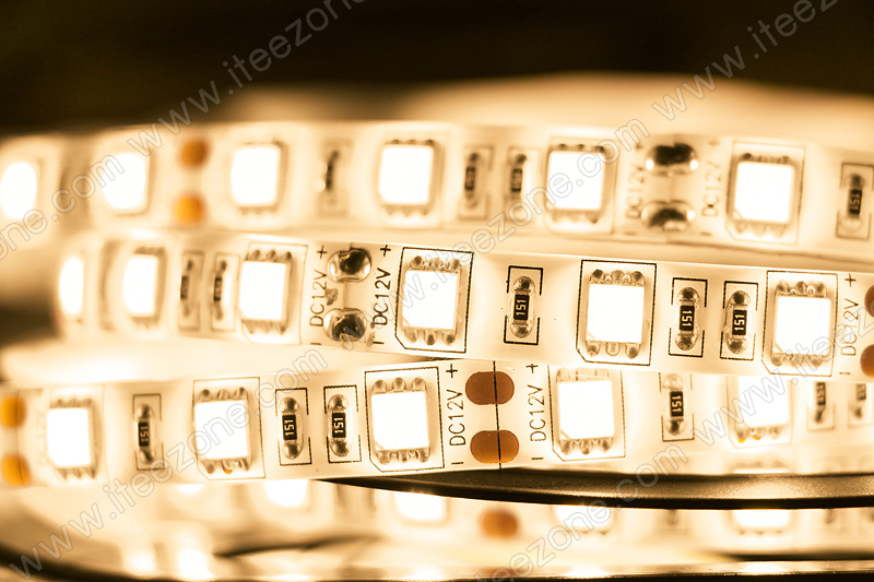 LED Strip เส้น ม้วน 5 เมตร สี Warm white 3000K (กันน้ำ IP65)