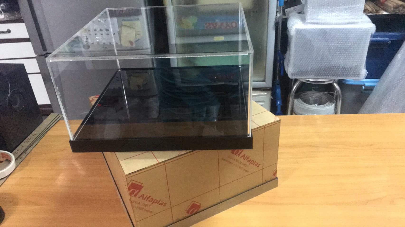 45x45x25 cm. หนา 3mm กล่องโชว์ แนวนอน (สั่งผลิต 10-20 วัน) กล่องใส ฐานดำ ชิ้น