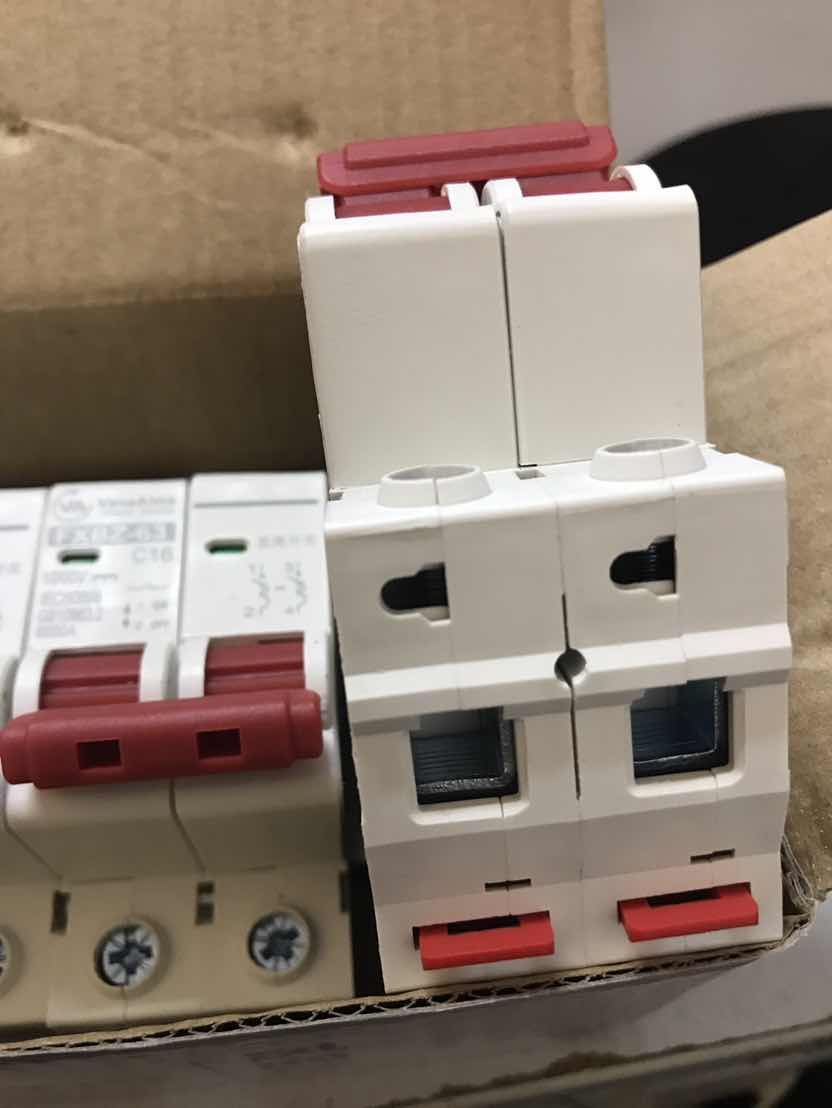 เบรกเกอร์ DC 2P 0-1000V 63A