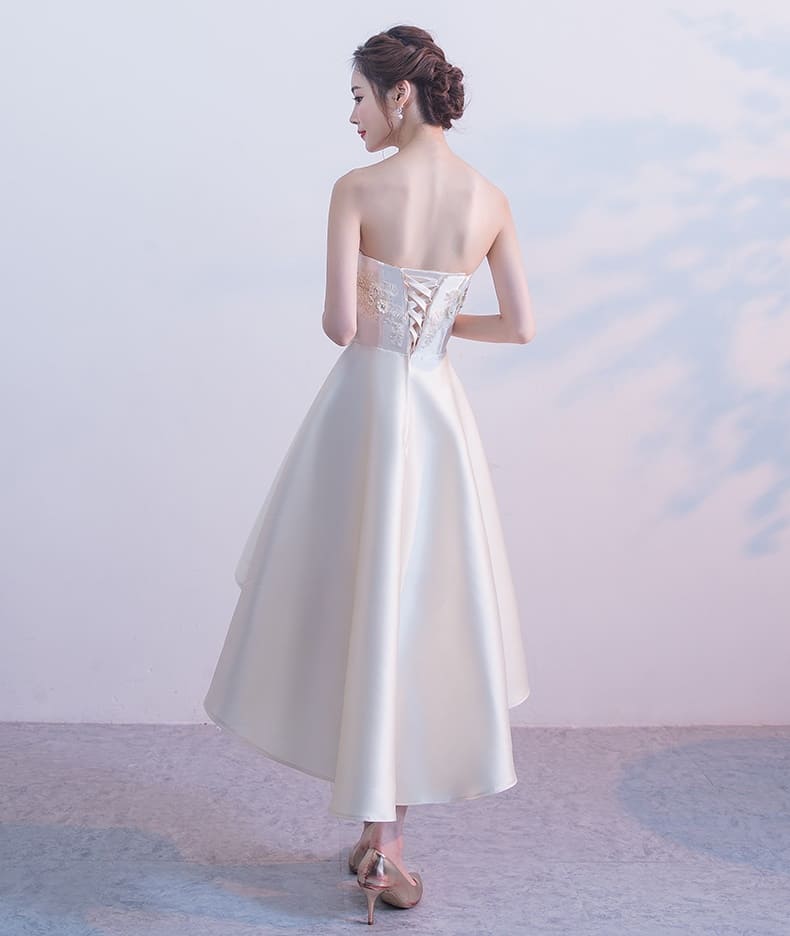 ชุดราตรี หน้าสั้นหลังยาว เกาะอก สีครีม พร้อมส่ง L ผ้าไหมดัชเชส งานร้อยหลัง