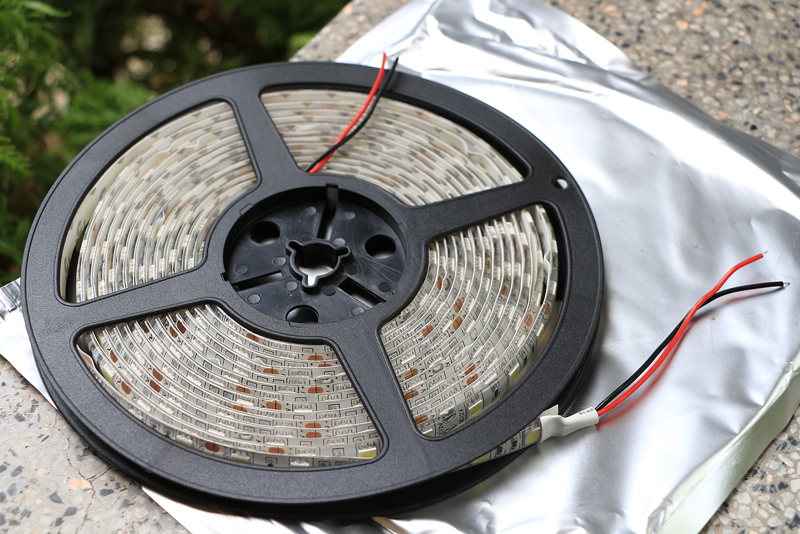 LED Strip เส้น ม้วน 5 เมตร สีชมพู (กันน้ำ IP65)