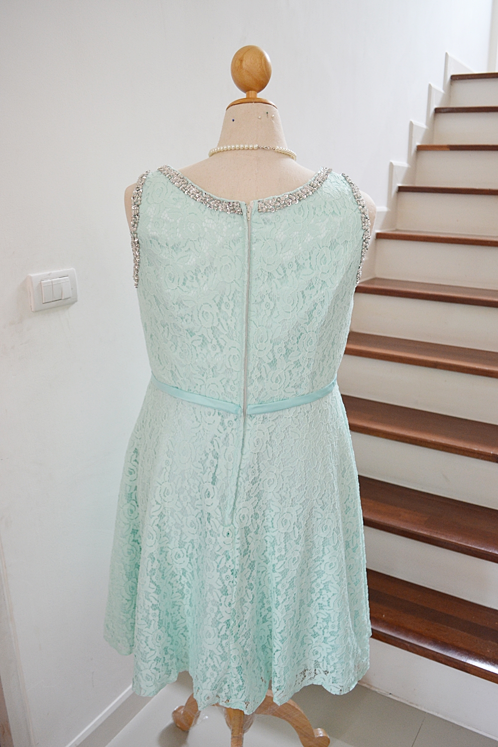 ชุดราตรีไซด์ใหญ่ เอว 37-40" *พร้อมส่ง สีเขียวมินต์* แขนกุด ผ้าลูกไม้อิตาลี ซิปหลัง