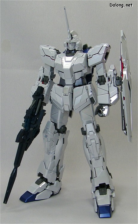 MG (005A) 1/100 RX-O Unicorn Gundam Ver. Ka Titanium Finish + ปืนกลคู่ 1 กระบอก + แผ่นรองตัด