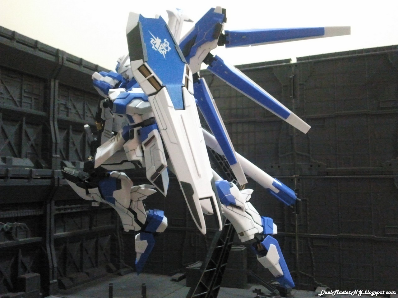 MG (G001) 1/100 RX-93-V2 Hi-V Gundam / Hi-V E-V-O