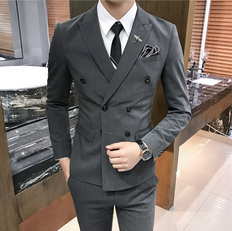 สูท,ชุดสูทเจ้าบ่าว,สูทผู้ชาย สีเทา กระดุม 6 เม็ด สูท+กั๊ก+กางเกง พร้อมส่ง M
