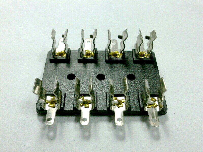 กระบะฟิวส์ 30MM. - 4P