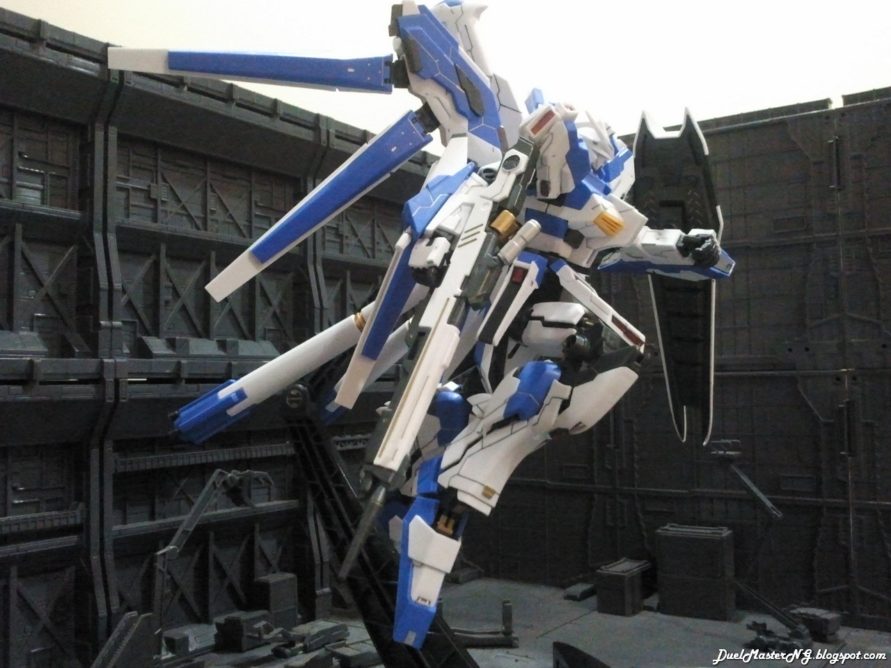 MG (G001) 1/100 RX-93-V2 Hi-V Gundam / Hi-V E-V-O