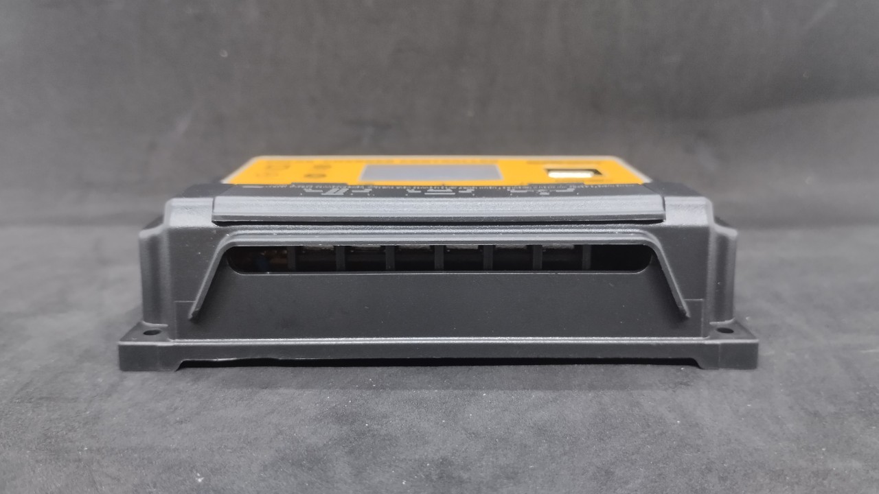 โซล่าชาร์จเจอร์ PWM 30A 12V/24V Suoer รุ่น ST-S1230