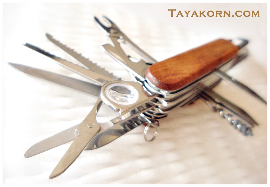 มีดพับCamping Wooden Macgyver ( TKC009WMC )