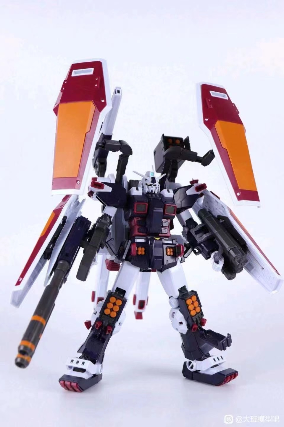 MG 1/100 Full Armor Thunderbolt (6654) [Daban]