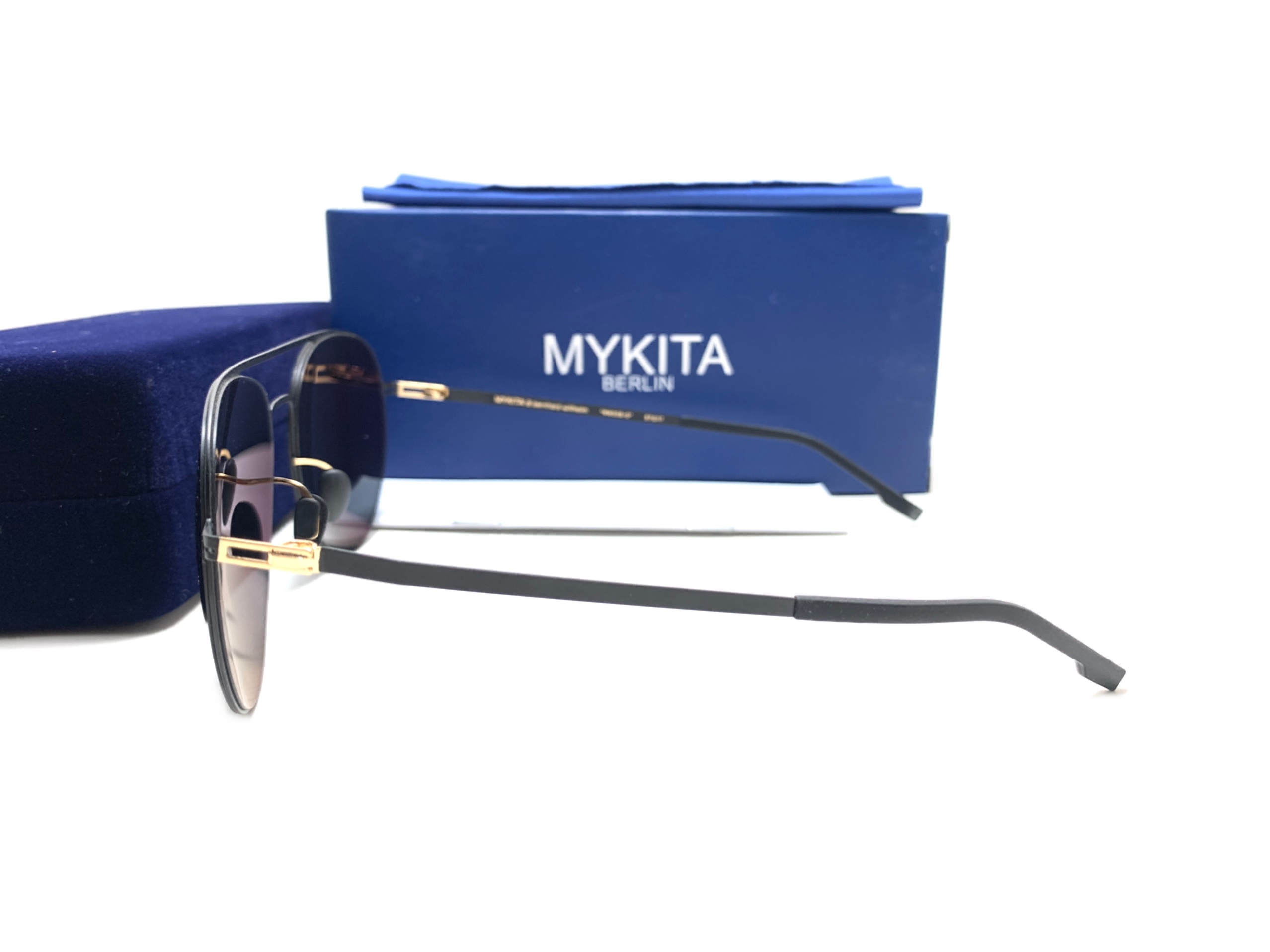 แว่นกันแดด MYKITA WM008-3 COL.001 57-17 140 <ดำ>