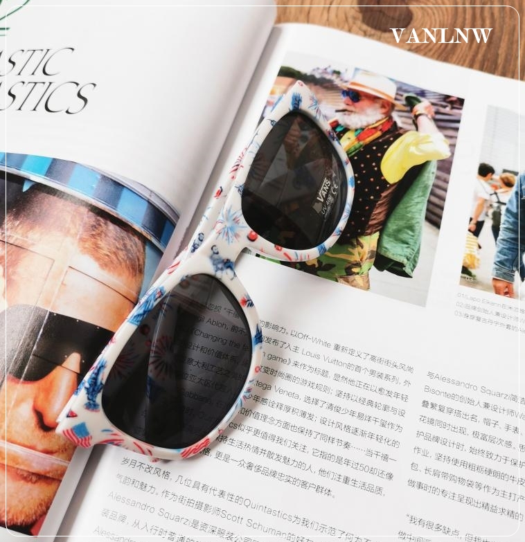 แว่นกันแดด Vans Spicoli 4 Shade USA Red White & Blue Sunglasses