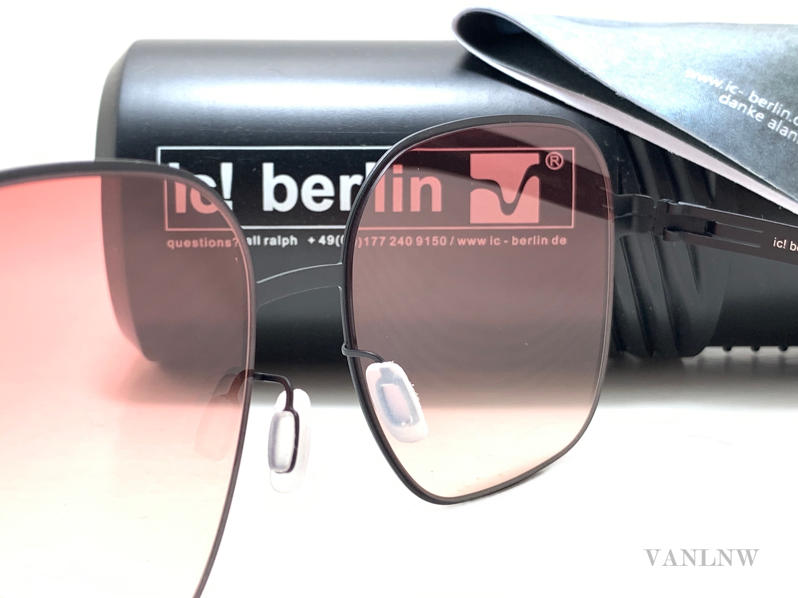 แว่นกันแดด ic berlin Factory Black 57-17 <เชอรี่>