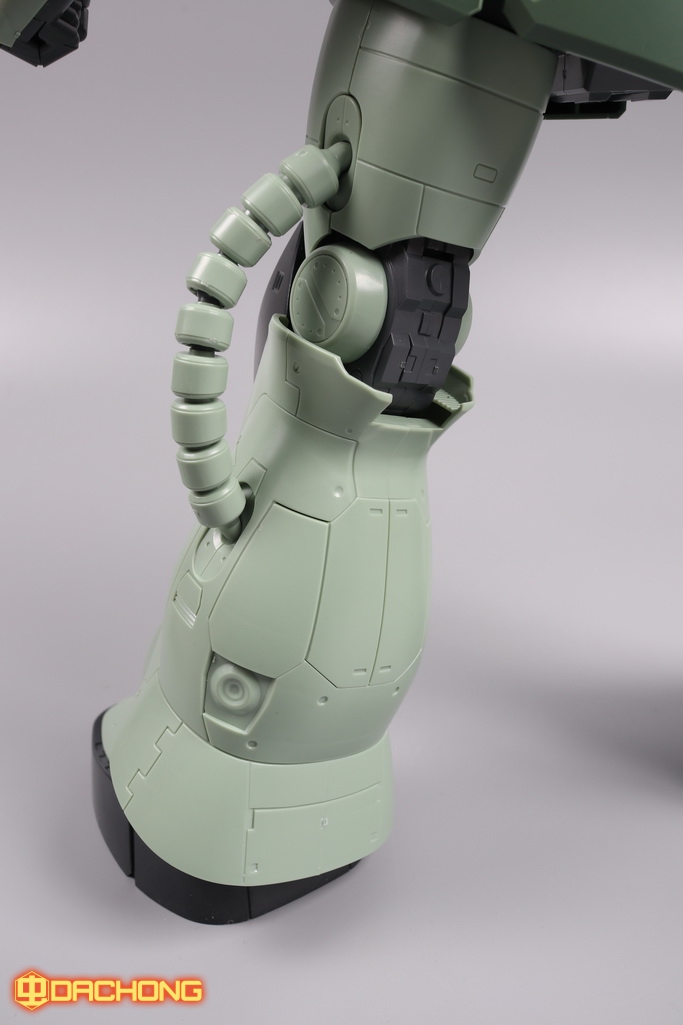 1/48 Mega Size MS-06F Zaku II