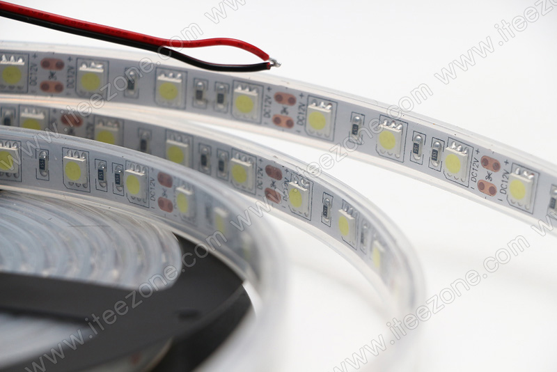 LED Strip เส้น ม้วน 5 เมตร สี Warm white 3000K ท่อซิลิโคน (กันน้ำ IP67)