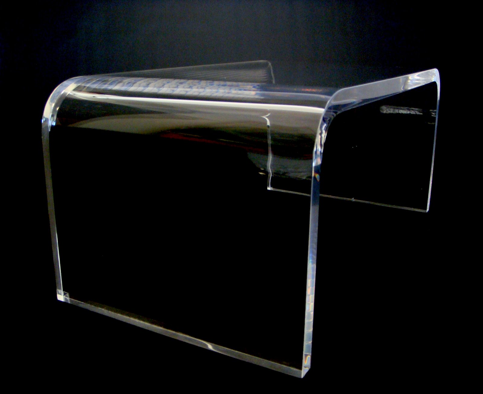 โต๊ะรับแขกอะครีลิค ดีไซน์ รูปตัว U 60x60x50cm ใส ตัว