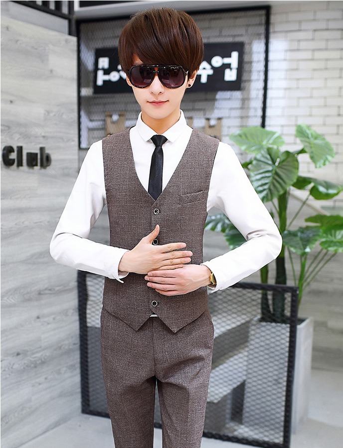 สูท,ชุดสูทเจ้าบ่าว,สูทผู้ชาย เกรดพรีเมี่ยม สีน้ำตาลอมเทา+เสื้อกั๊ก พร้อมส่ง 2XL