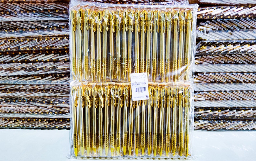 ปากกาสีทองคลิปหัวใจคู่ ดูดี๊ดี แพ็กละ 600บาท (100ชิ้น) เฉลี่ยด้ามละ 6บาท
