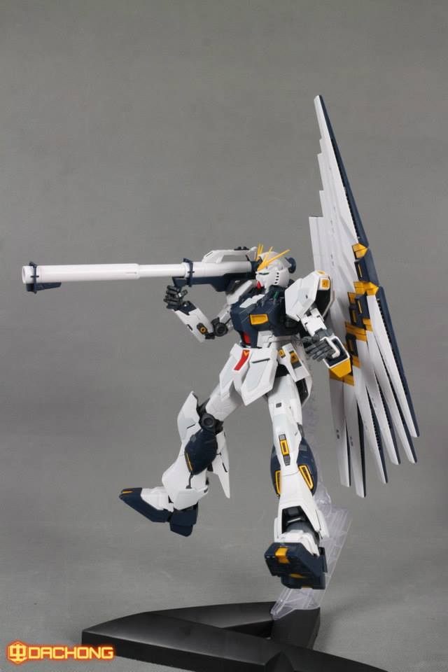 MG 1/100 (6619) Nu Gundam Ver.Ka (x12 Fin Funnels + Red Psycho Frame + Effect Part)