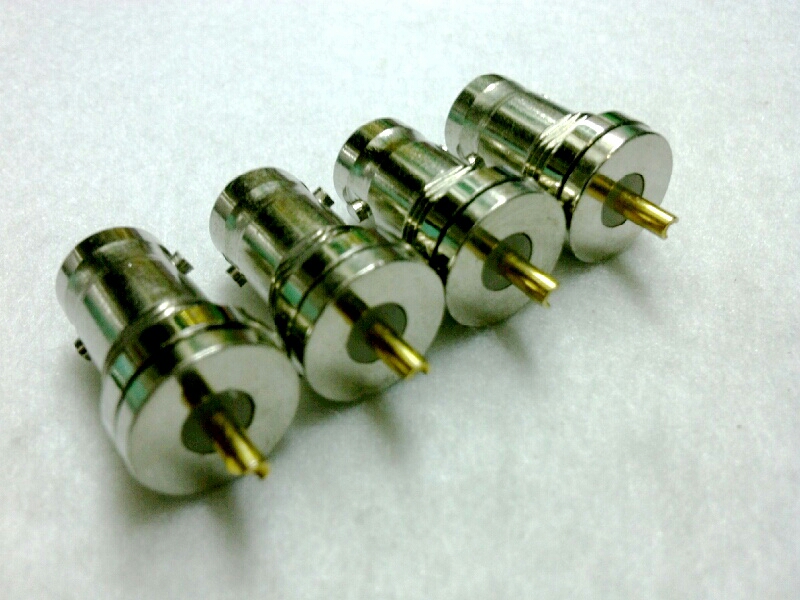 J.BNC แบบติดแท่น-เกลียวบน