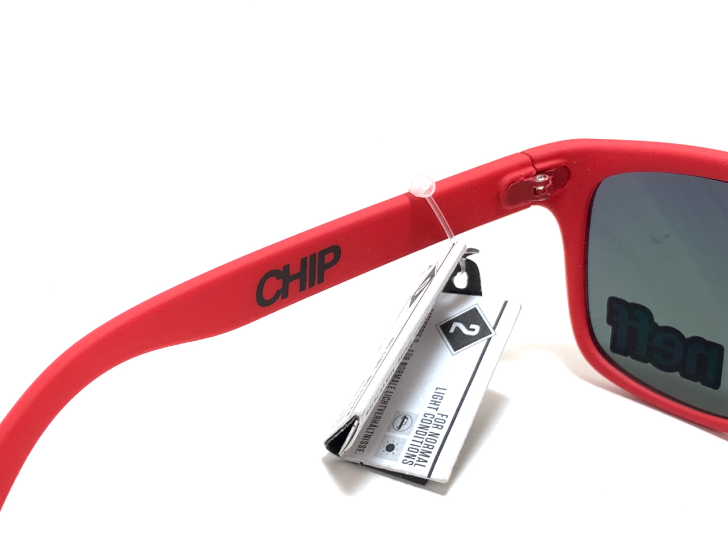 แว่นกันแดด Neff Chip Red Soft Touch NF0309 Unisex Eyewear