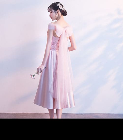 ชุดราตรีสั้น โอบไหล่ สีชมพูโอรส งานร้อยหลัง พร้อมส่ง L