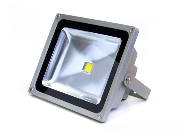 โคมไฟสปอร์ตไลท์ LED 50W 12/24V ( สีวอร์ม )