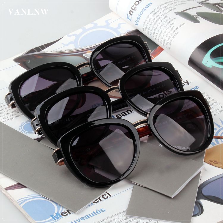 แว่นกันแดดผู้หญิง Fossil Women Sunglass 2018/S 54-20 135 5-1 <Polarized> ของแท้ 100%