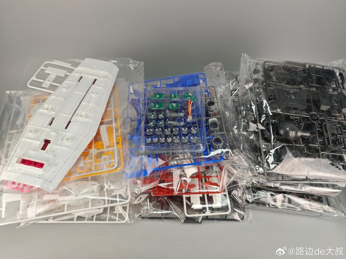 1/35 RX78-2 + Big Water Decal [Fang Da Jing]