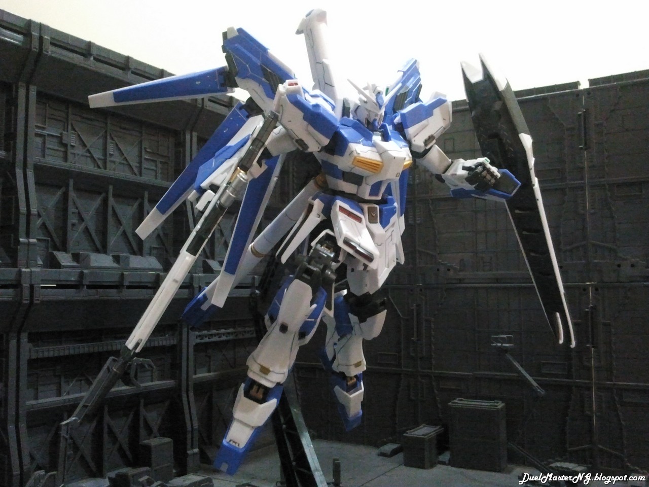 MG (G001) 1/100 RX-93-V2 Hi-V Gundam / Hi-V E-V-O