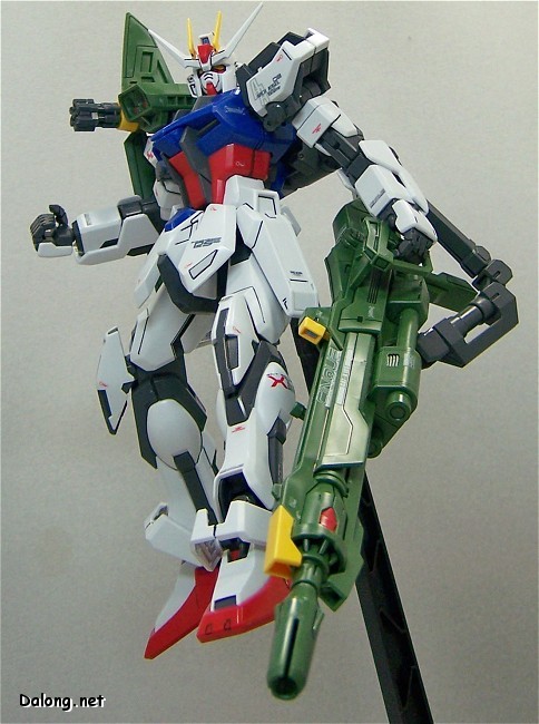 MG (010) 1/100 GAT-X105 Launcher & Sword Strike Gundam