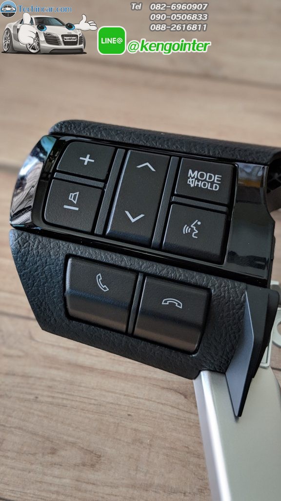 ปุ่ม Control พวงมาลัยมัลติฟังชั่น Toyota New Fortuner และ Revo (สีทูโทน เทา - ดำ)