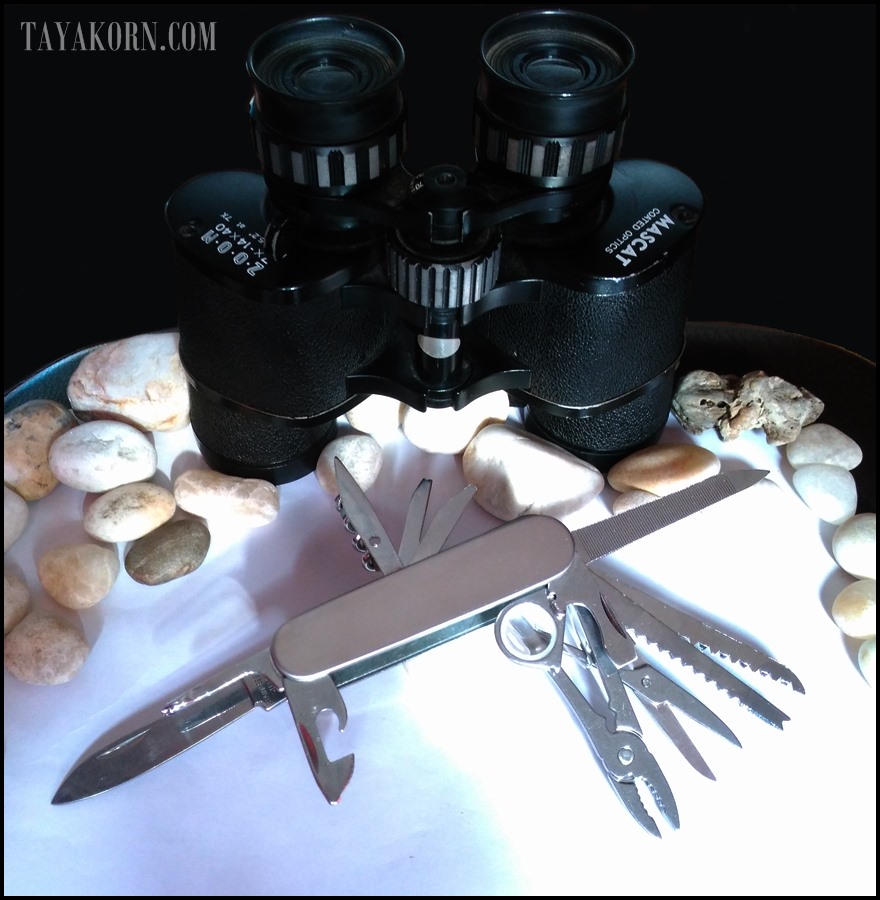 มีดพับแคมป์ปิ้งไวท์ Camping White Stainless Steel อุปกรณ์ 16 ฟังชั่น