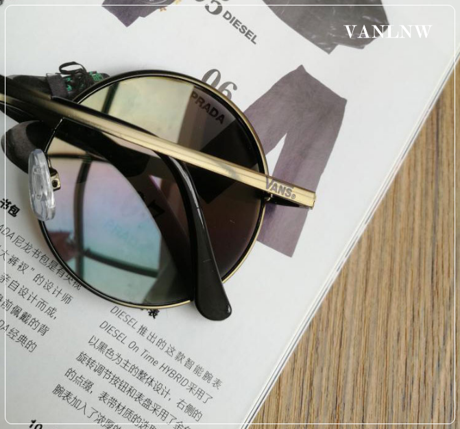 แว่นกันแดด Vans Circle Of Life Antique/Gold/Gradient <ปรอท>