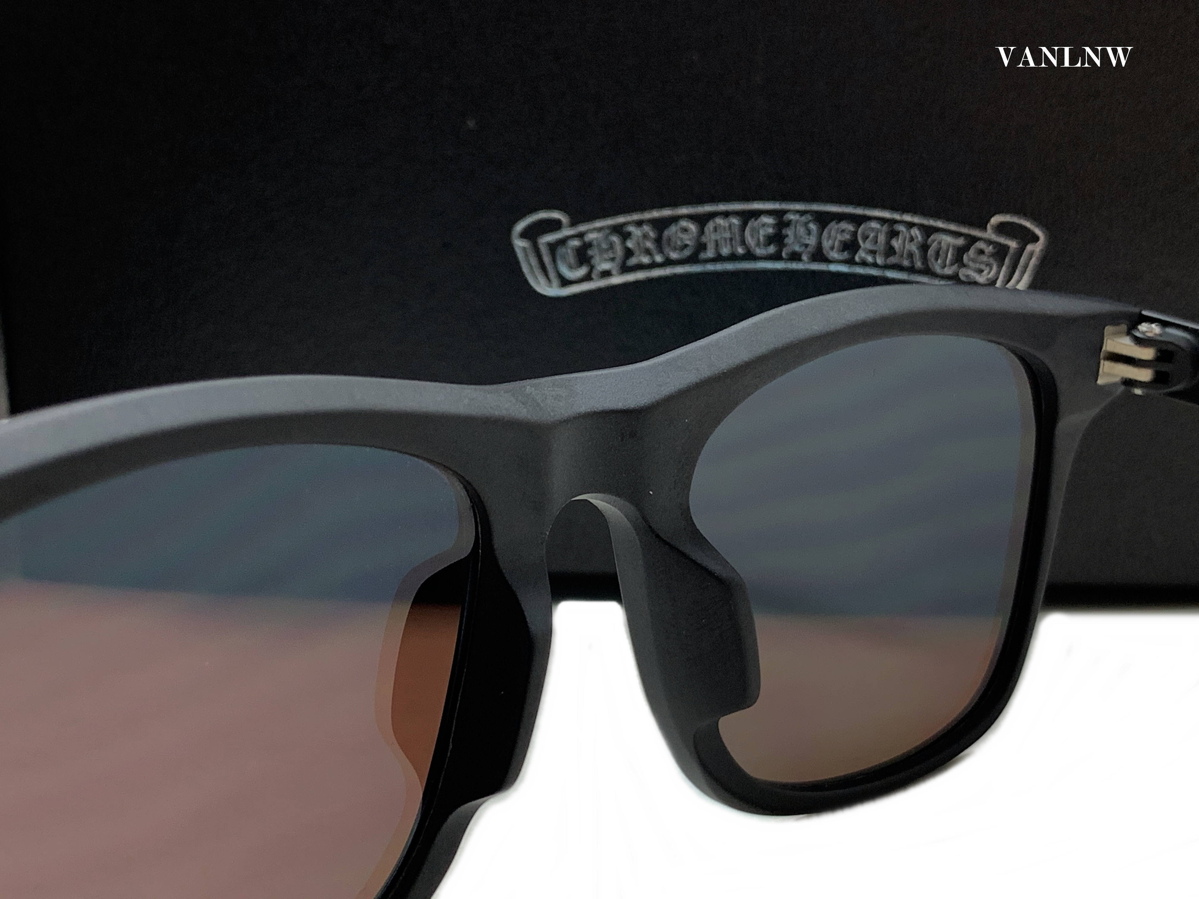 แว่นกันแดด Chrome Hearts FRUM II Sunglasses <ปรอทน้ำเงิน>
