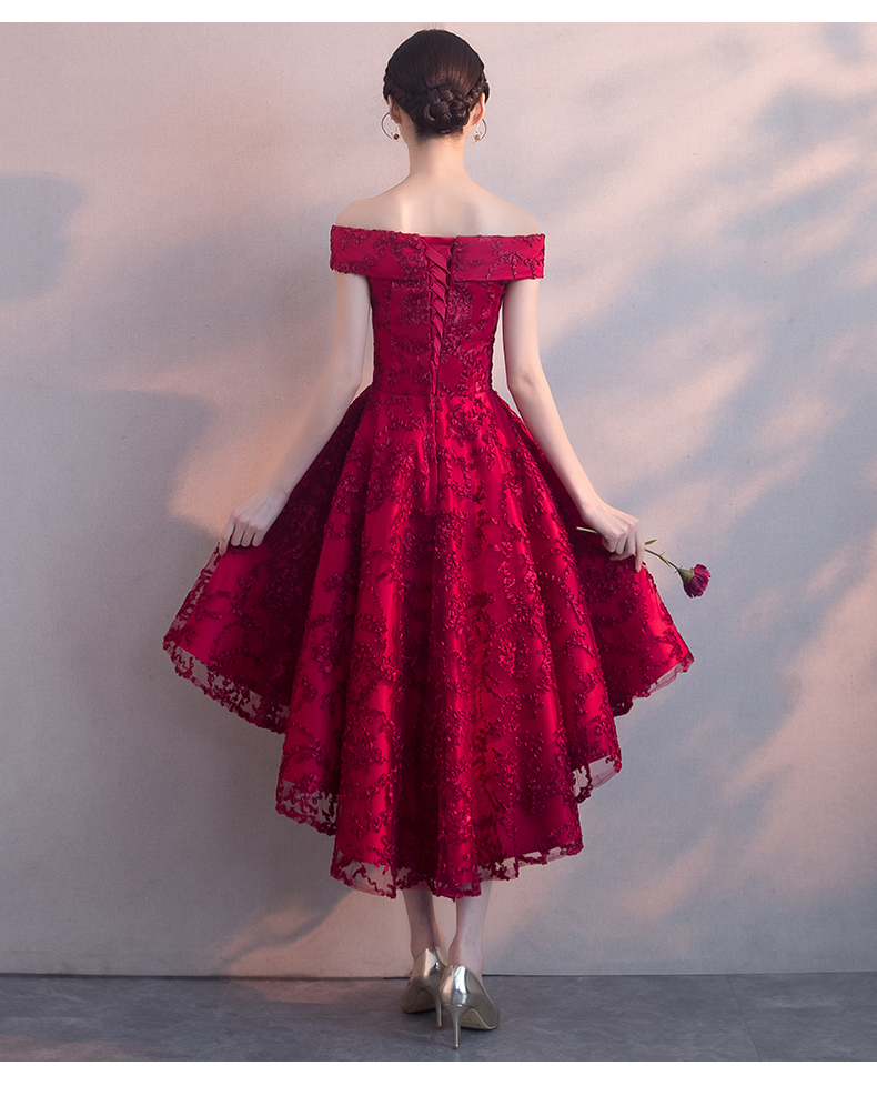 ชุดราตรี หน้าสั้นหลังยาว โอบไหล่ สีแดงไวน์ **ซิปหลัง**