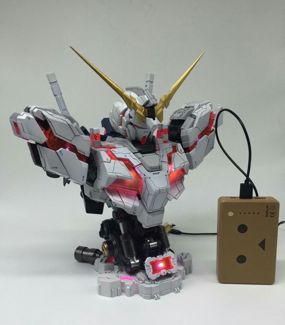 1/35 RX-0 Unicorn Gundam Head Bust (Red psycho frame) + LED [Yihui]