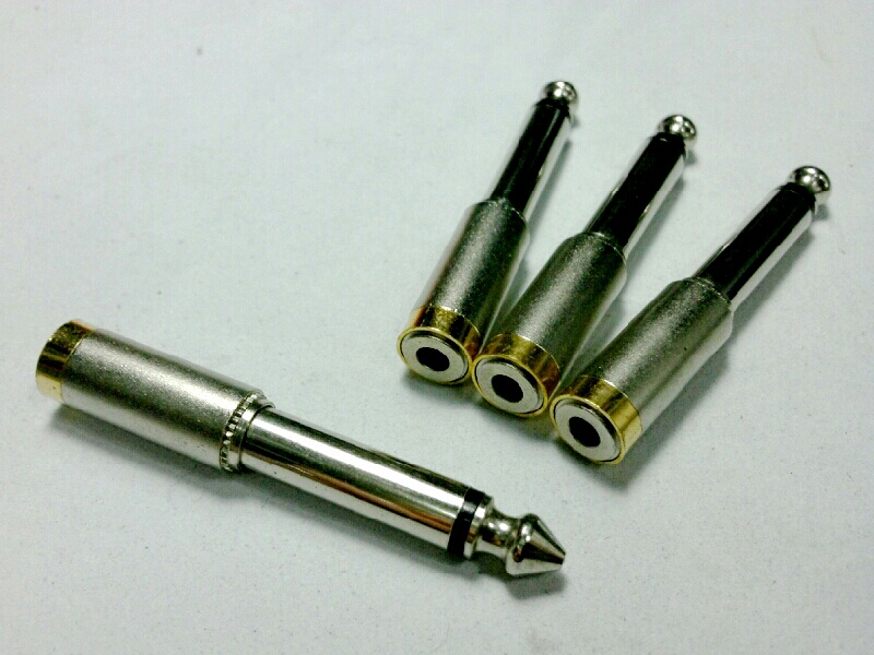 P.MIC MONO-J.RCA/TAIWAN